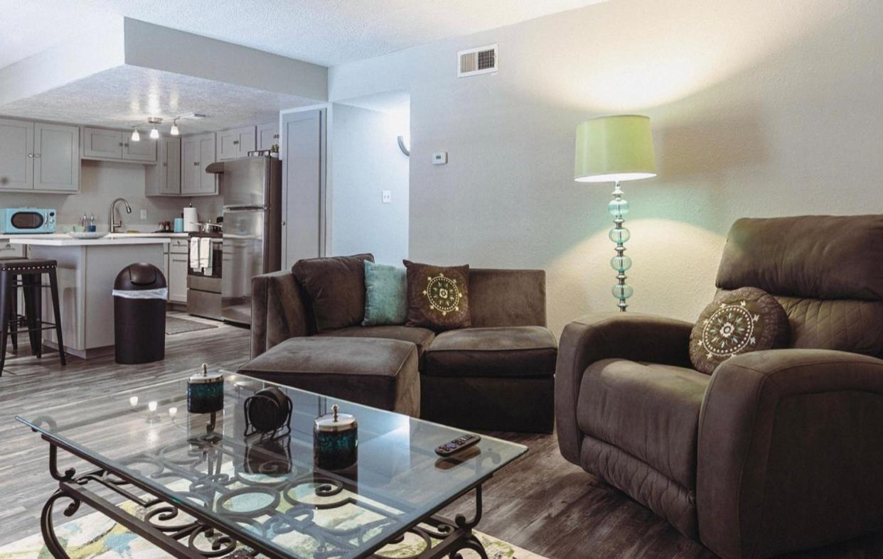 Premium Styled 2 Bedroom Apt In The Heart Of The Heights Houston Bagian luar foto